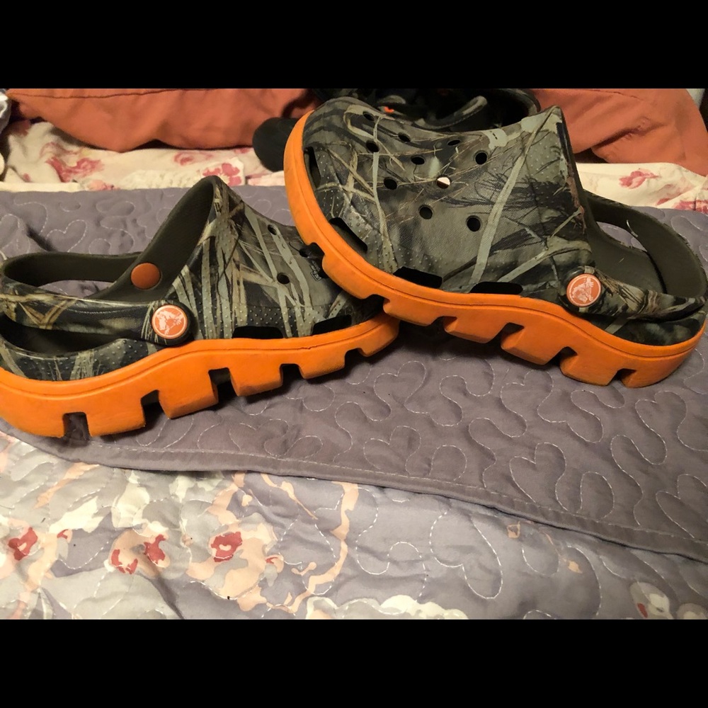 Boys crocs